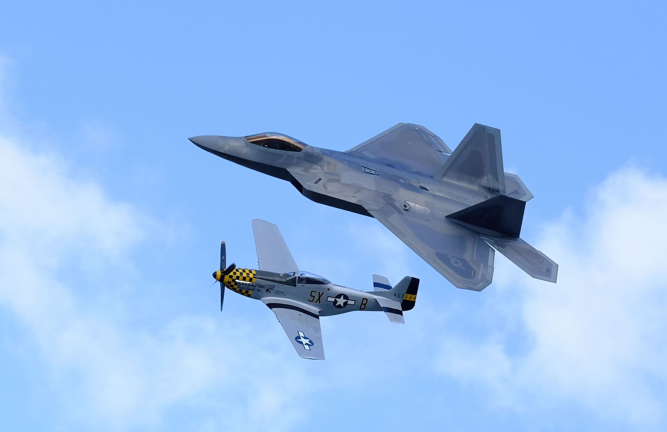 F-22 Raptor P-51 Mustang