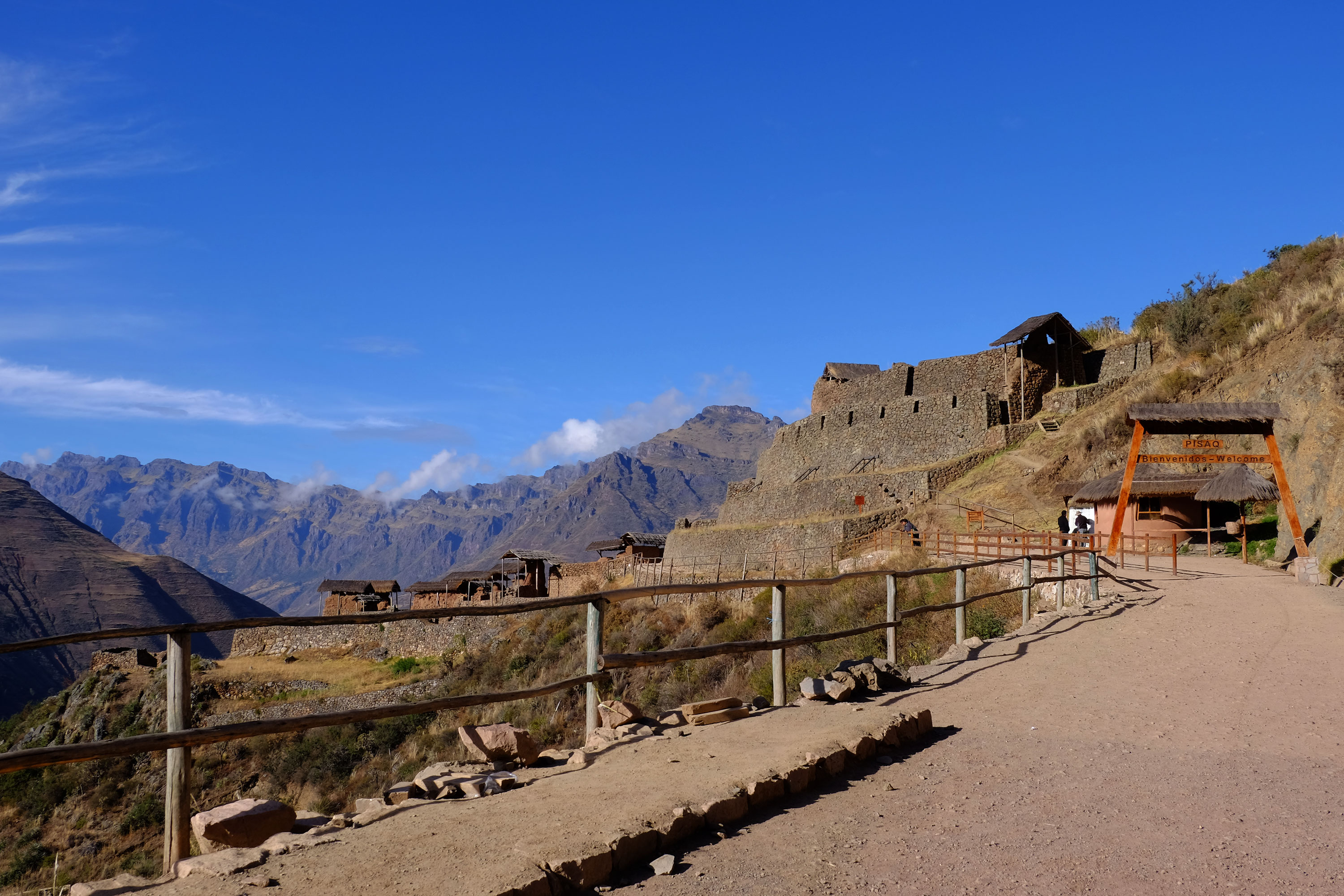 Pisac Inca ruins & market